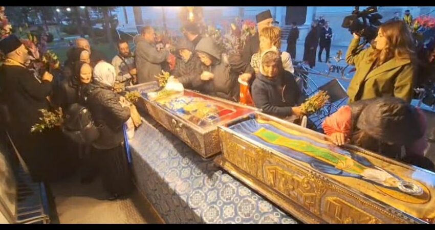 (AUDIO) Pelerinajul la Sfânta Parascheva a început oficial, astăzi, la Iaşi