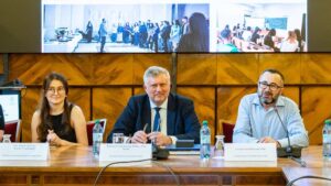 Limba turcă la Universitatea „Alexandru Ioan Cuza” din Iași, o călătorie spre o nouă cultură – temă a emisiunii Dialog intercultural, vineri, 2 octombrie, ora 20:30, cu Dumitru Șerban