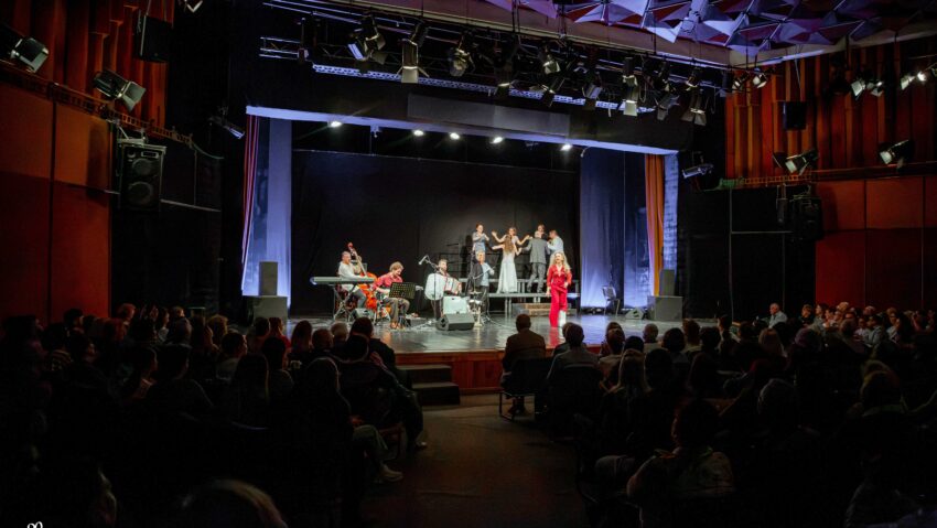 Au răsunat aplauzele de încheiere a Festivalului Internațional de Teatru pentru Publicul Tânăr Iași!