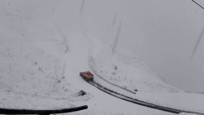 Circulaţia rutieră pe Transfăgărăşan este oprită