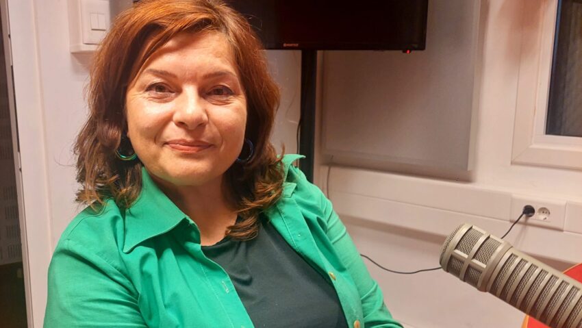 #StareaEducației: (INTERVIU) Clubul Logos la FILIT 2026. Prof. Serinella Zara: ”Eu, cumva, profit de un scriitor pentru a aborda subiecte de foarte multe ori sensibile, delicate, de care multă lume se ferește, și în familie și în societate.”
