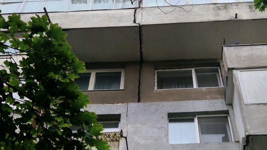 Primăria Capitalei: Crăpătura blocului din Drumul Taberei există de nouă ani